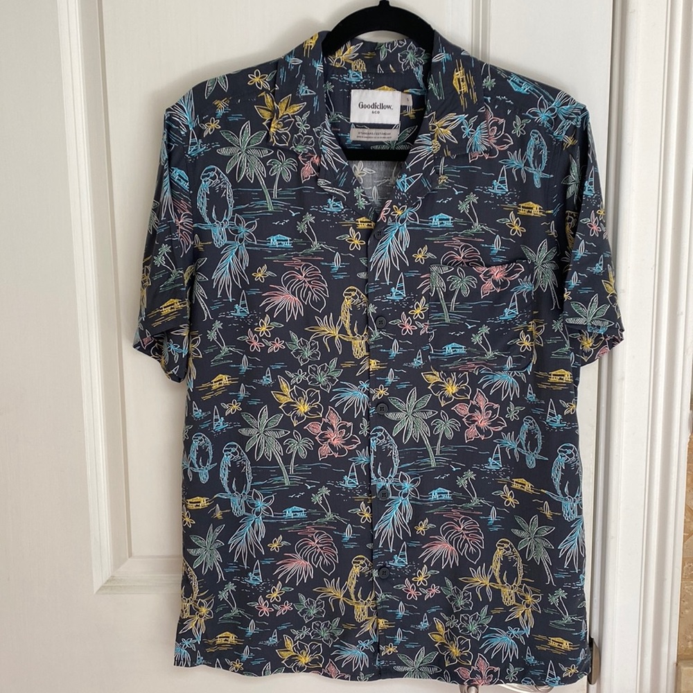Brand new without tags - Tropical themed shirt